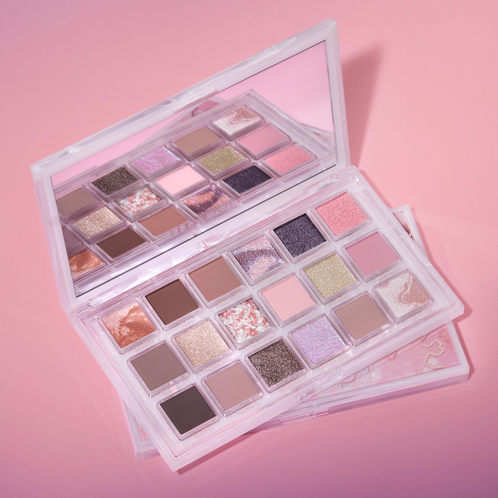 HUDA BEAUTY ROSE QUARTZ EYESHADOW PALETTE