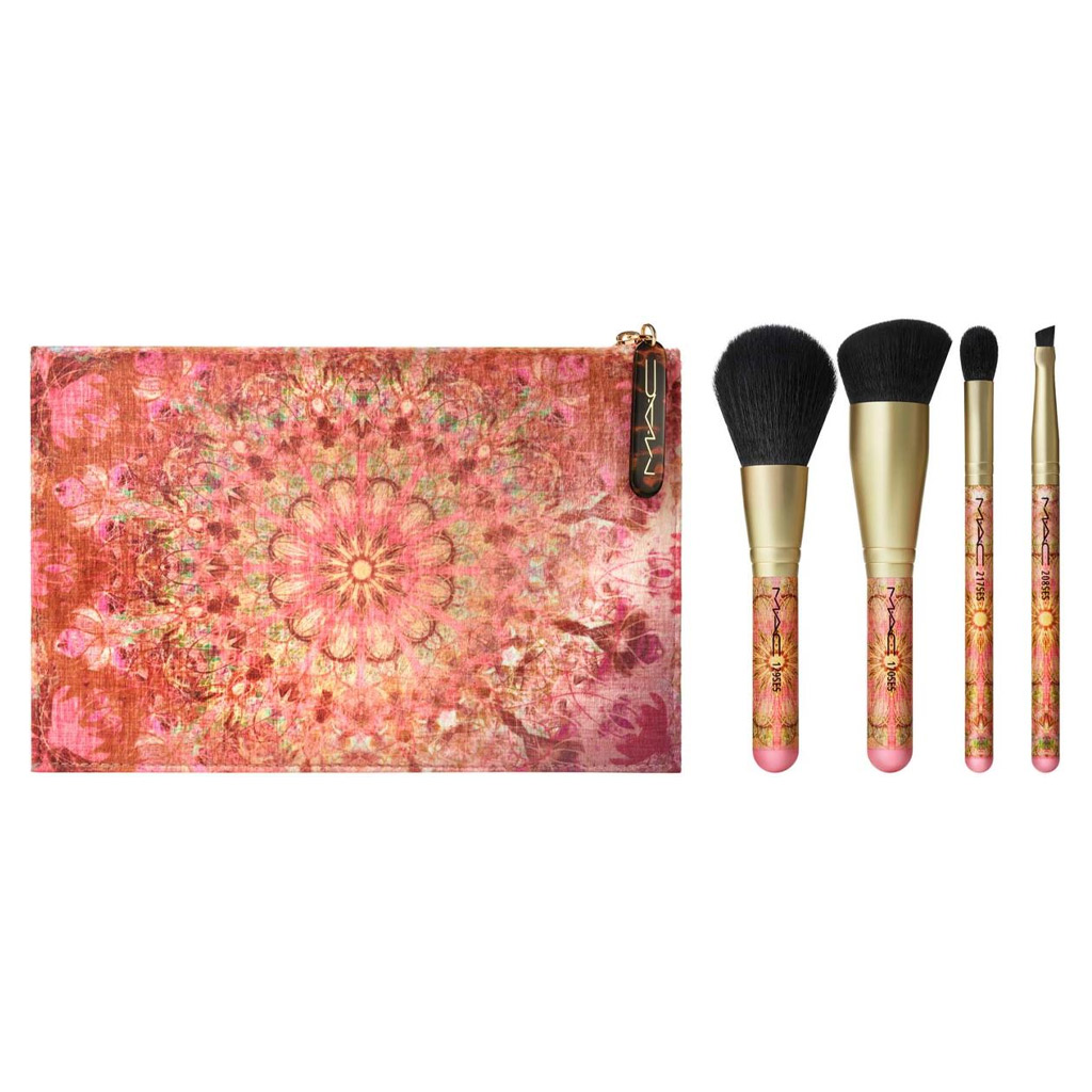 Blush Mac Mac brush with greatness brush kit | ELLE SPA